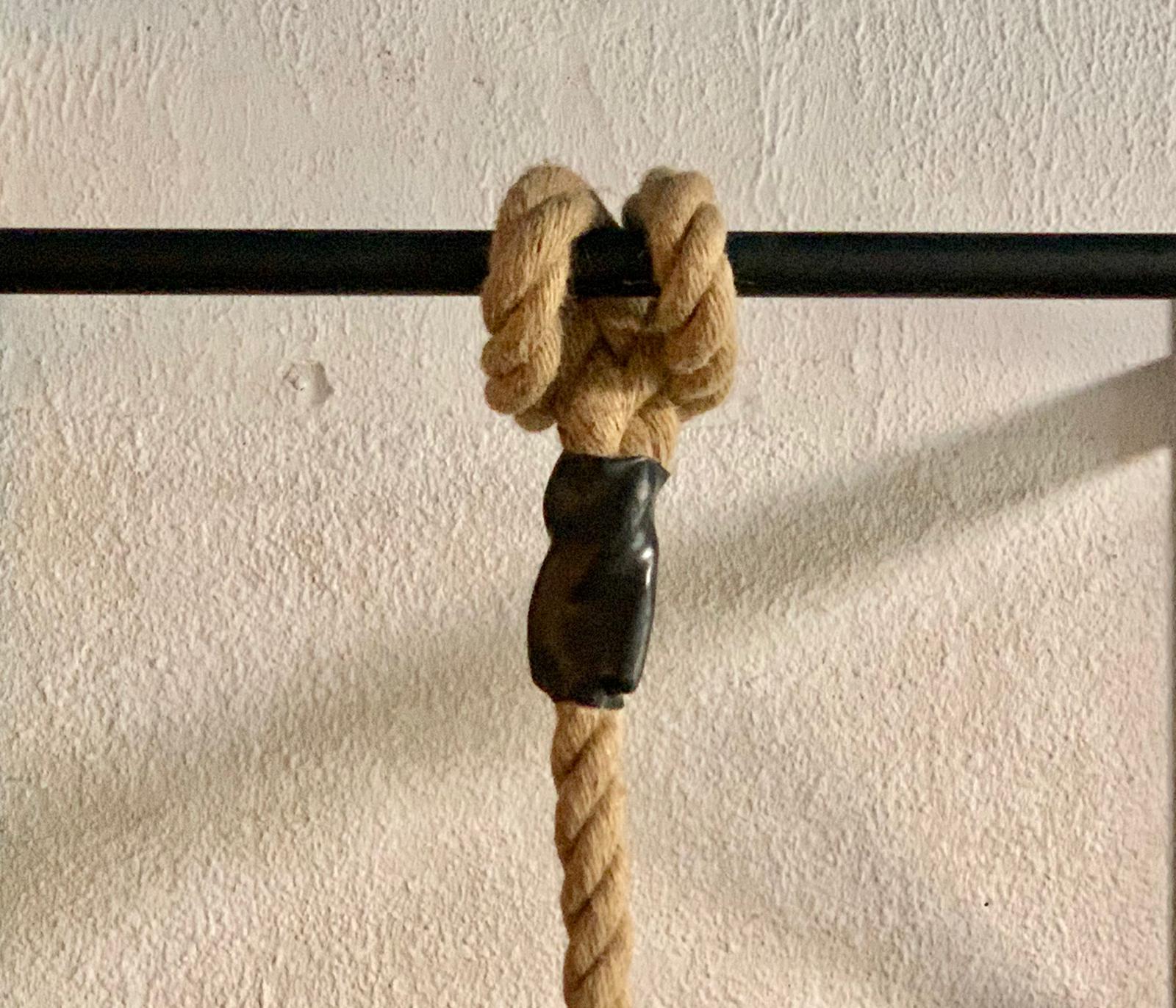 Corde à grimper à nœuds